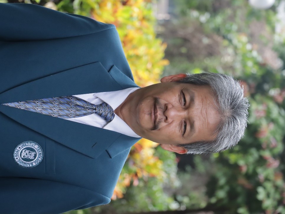 Dr. Elfahmi
